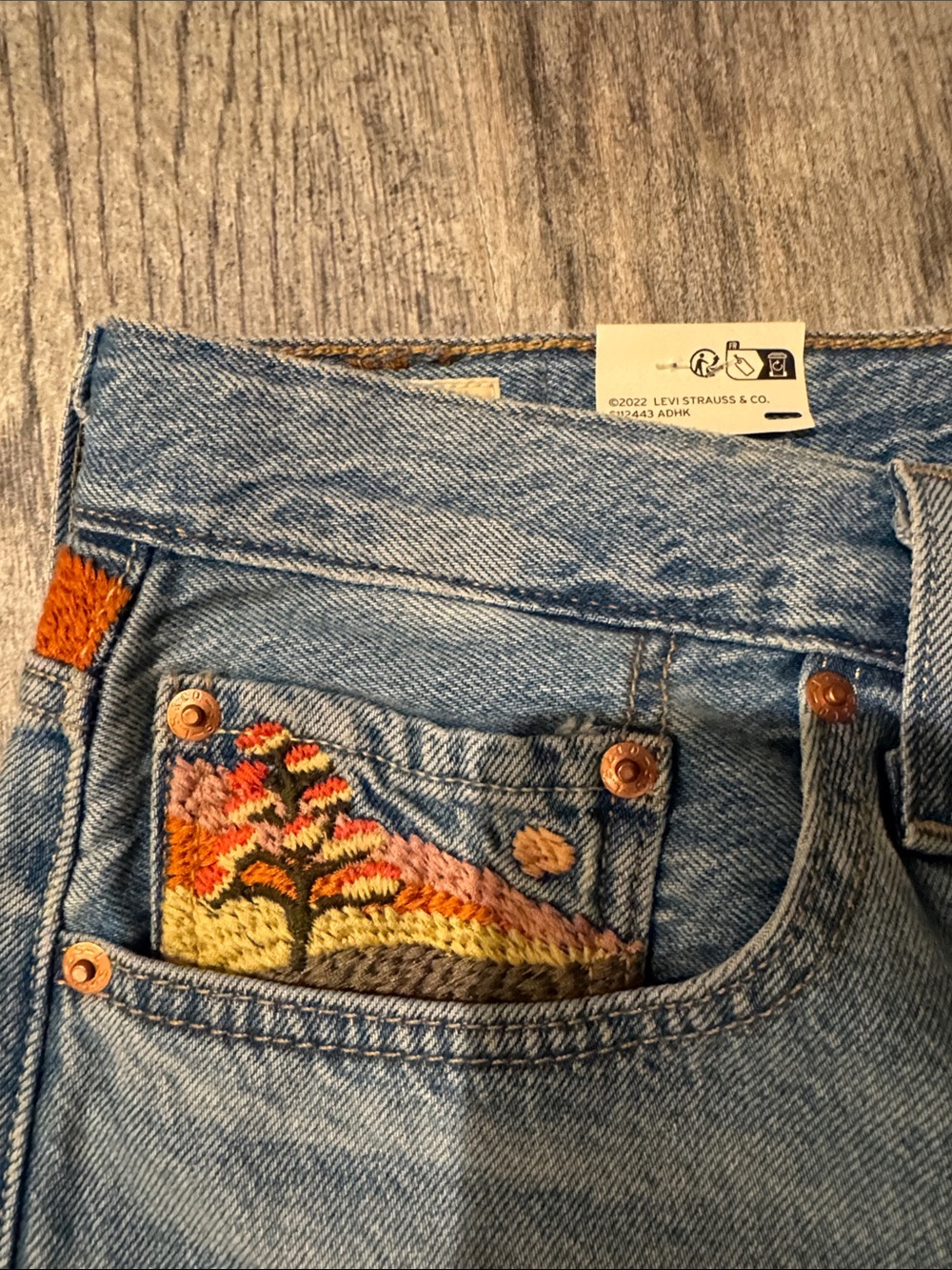 Levi's Light Blue Denim Men's Shorts with Colorful Embroidered Pocket Accents - Picture 3 of 6